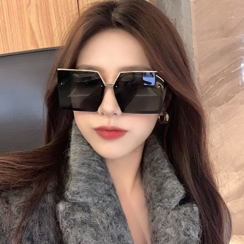 The new Sunglasses in 2023 Superior Female Summer Anti UV Wave Men Drive Sunglasses