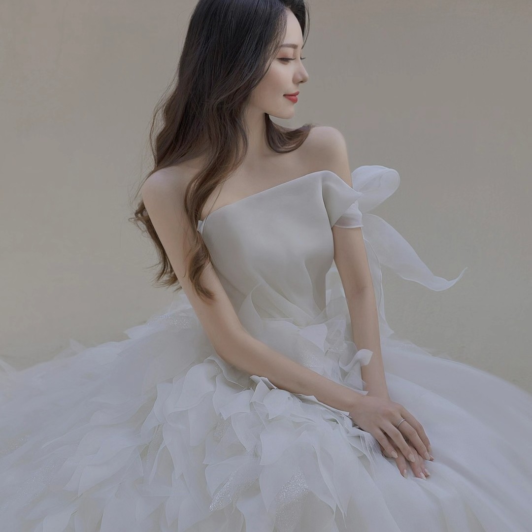 Starry sky bride tube top light main wedding dress 2023 new forest princess style small dreamy super fairy temperament trailing