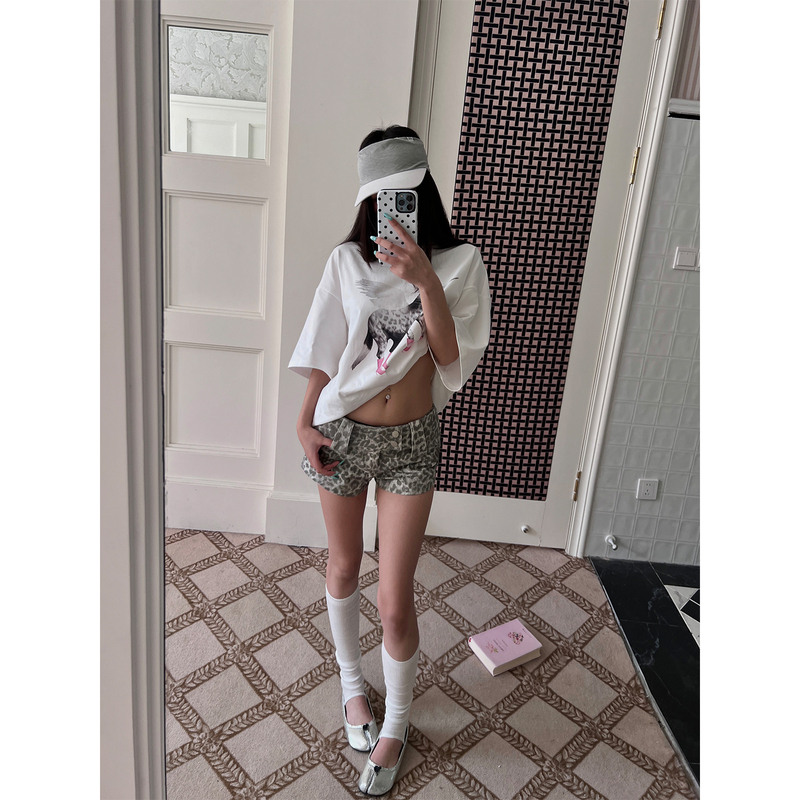 Hytemoly Twill High-Thread-Count Cotton Deconstructed Waistband Metal Buckle Leopard Print Retro Shorts Low-Waist Slimming Hot Pants for Women