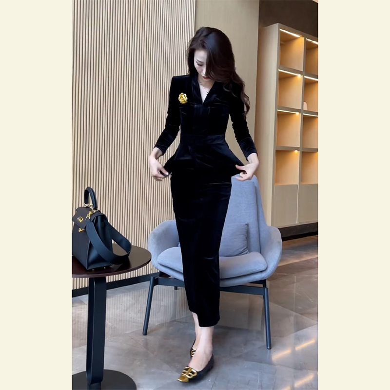 Autumn Classy and Exquisite Hepburn-Style Black New Chinese-Style Velvet Top and Skirt Two-Piece Suit for Women