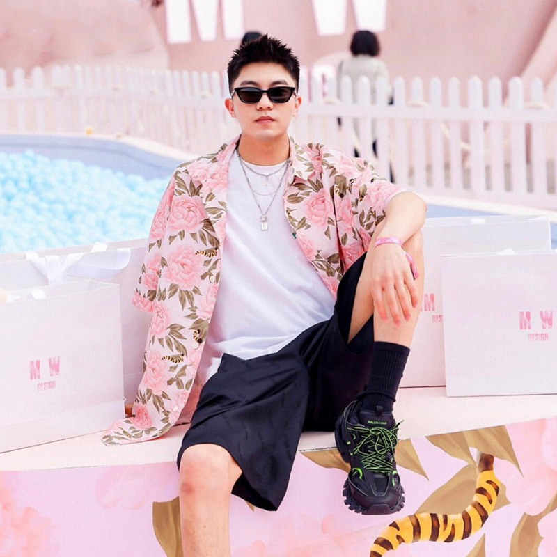 High-End Tw Style Shirt, Loose American Casual Style, Peony Floral Vacation Hawaiian Shirt, Short-Sleeved Jacket