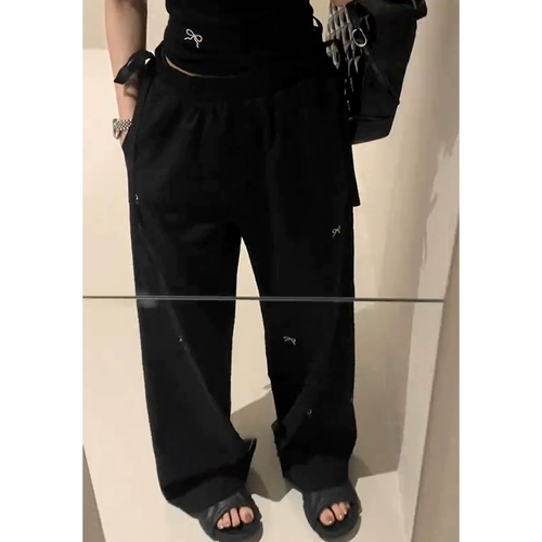 Черная короткая майка топ с бантиком без рукавов, с вышивкой, в американском стиле, облегающий крой