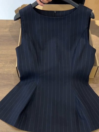 Gorgeous Summer Outfit with a Light Luxury and High-End Feel, Chanel-Style Navy Blue Striped Vest and Professional Suit Pants