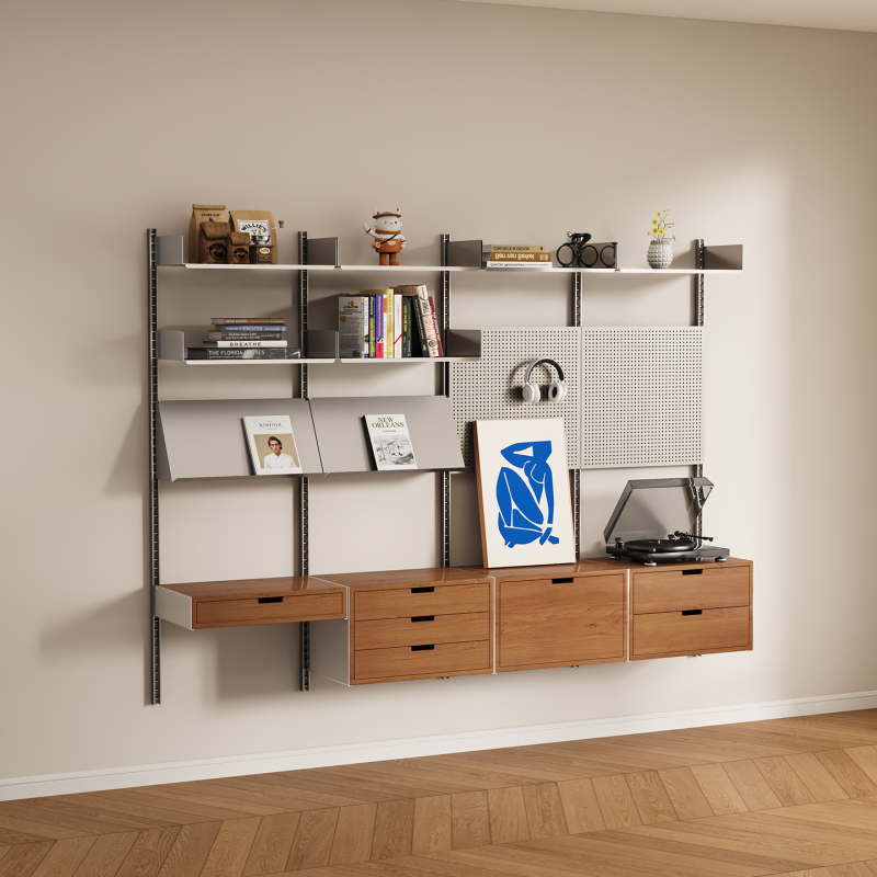 Used Wall-Mounted Floating Storage Shelf for Small Apartments, Freely Combinable Vitsoe Wall-Mounted Display Bookshelf Used Wall-Mounted Floating Storage Shelf for Small Apartments, Freely Combinable Vitsoe Wall-Mounted Display Bookshelf