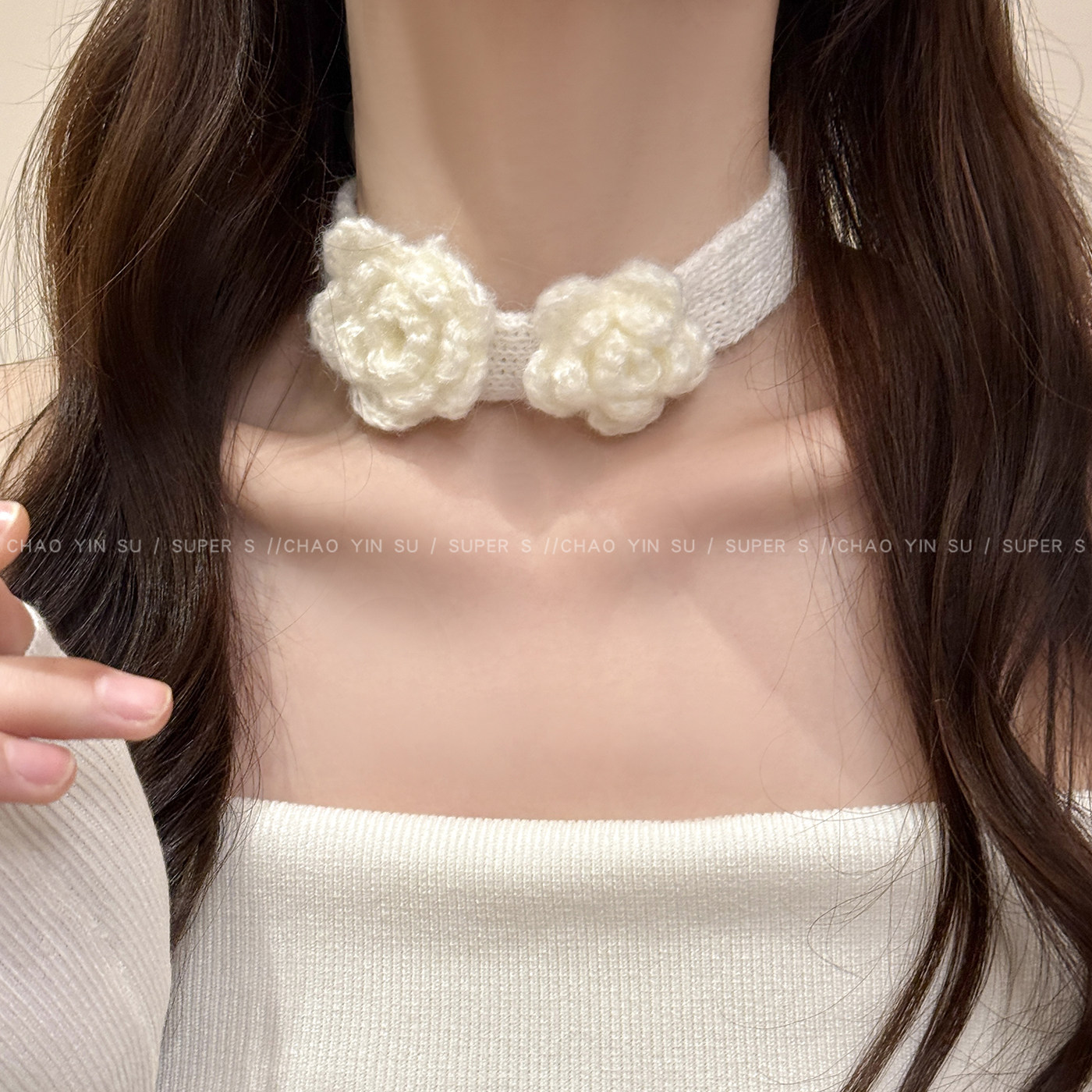 White Lover~ Sweet Knitted Wool Flower Necklace for Women, Winter New Year Atmosphere Neck Chain Sweater Chain Neck Accessory