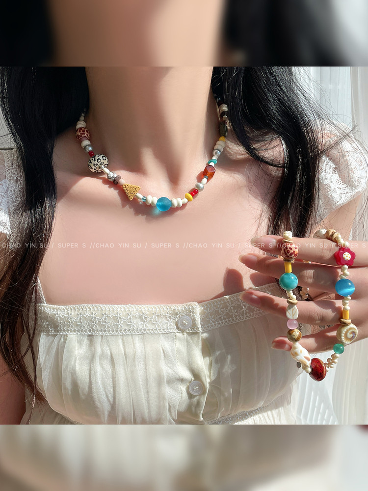 Colorful Dopamine Ceramic Beaded Necklace for Women, Sweet and Cute Clavicle Chain, Niche Design, Vacation Style Accessory