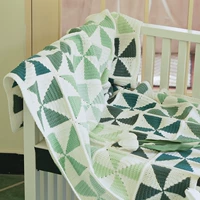 Только этот зеленый и зеленый