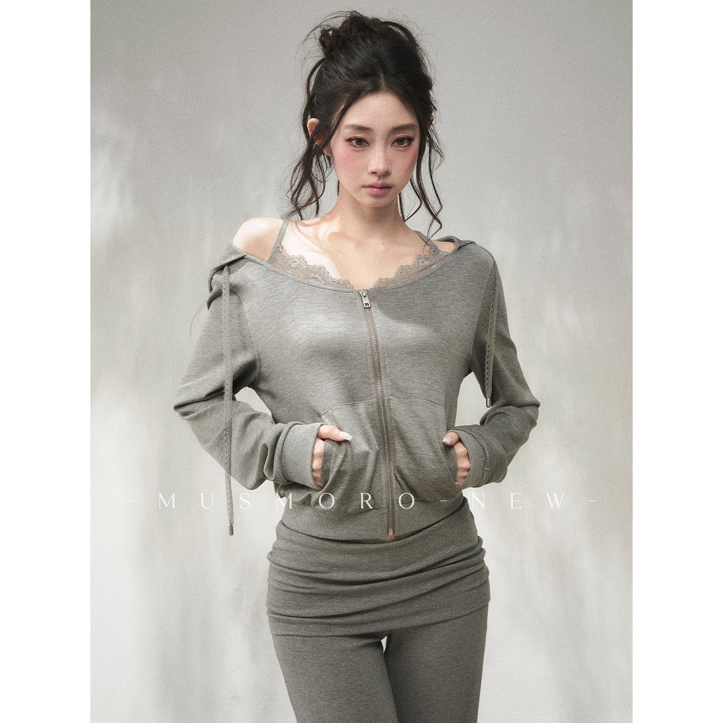 MUSMORO 82 Lyocell Blend Double-Layer Air Layer Faux Two-Piece Reversible Lace Hooded Short Sweatshirt Jacket