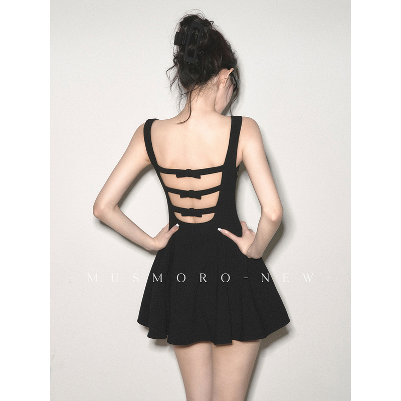 Musmoro 400g Crystal Ruched Backless Handmade Bow Tie Waist-Cinching Spaghetti Strap Dress with Chest Pads Musmoro 400g Crystal Ruched Backless Handmade Bow Tie Waist-Cinching Spaghetti Strap Dress with Chest Pads
