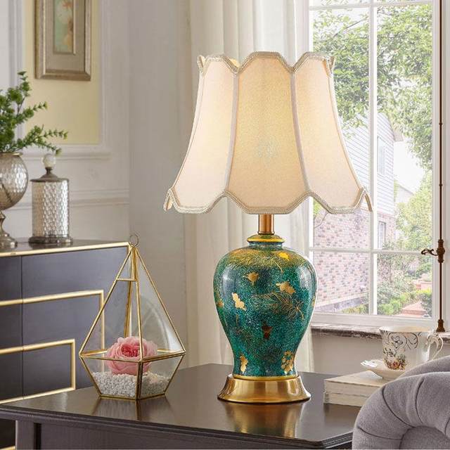Living Room Decorative Table Lamp Nordic Simple Modern Light Luxury American Ceramic Warm Bedroom Bedside Table Green Remote Control Lamp