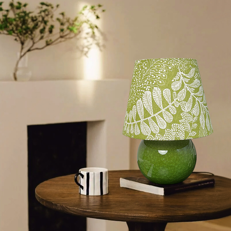 Youlan High-End American Retro Green Table Lamp Bedside Lamp Bedroom European Designer Ceramic Decorative Table Lamp Ornament Youlan High-End American Retro Green Table Lamp Bedside Lamp Bedroom European Designer Ceramic Decorative Table Lamp Ornament