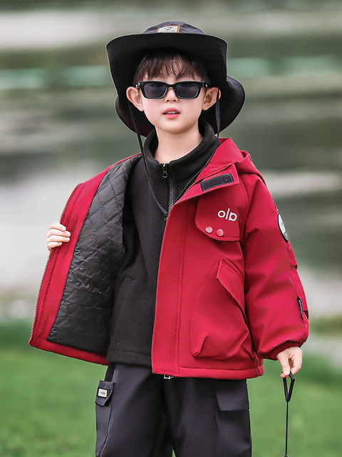 Boys' Fleece-Lined Red Jacket, Autumn and Winter 2025 New Model, Children's Three-In-One Outdoor Jacket, Boys' Thickened New Year Outfit