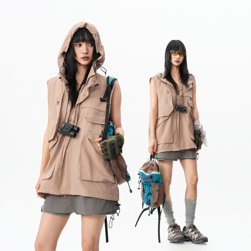 Bwka Mountain-Style Functional Work Vest for Women and Men, Summer Outdoor Multi-Pocket Vest, Mountaineering Outerwear, Sports Vest Bwka Mountain-Style Functional Work Vest for Women and Men, Summer Outdoor Multi-Pocket Vest, Mountaineering Outerwear, Sports Vest