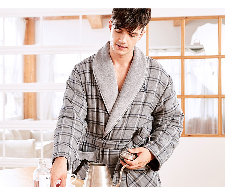 Bộ đồ ngủ bằng vải bông tiêu chuẩn của Mỹ cho nam mùa thu và mùa đông có thể mặc ba lớp áo choàng cotton dày ấm áp phục vụ nhà bộ đồ ngủ nữ