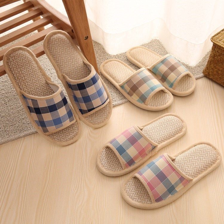 Old lady wooden floor easy to clean and comfortable Korean version male and female guests beauty salon slippers female models European summer