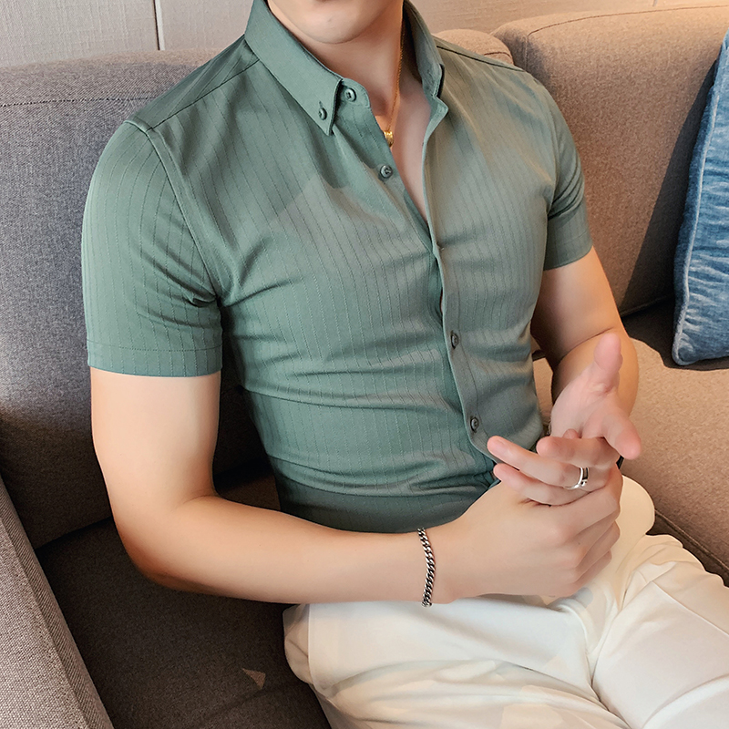 Vertical striped short-sleeved shirt men's summer thin section Korean version of the trend of self-cultivation and handsome iron-free youth men's shirt long-sleeved