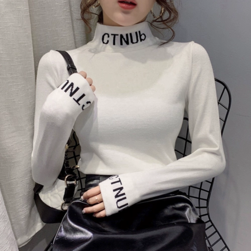 Бархатный приятный телу демисезонный удерживающий тепло флисовый лонгслив, высокий воротник, с вышивкой, облегающий крой