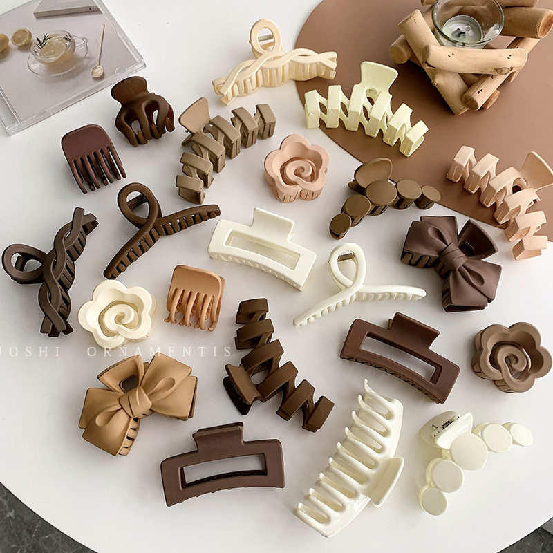 Elegant milk coffee large grab clamp new temperament dishhairshark clamp simple frosted hair and hair jacket Korean headdress