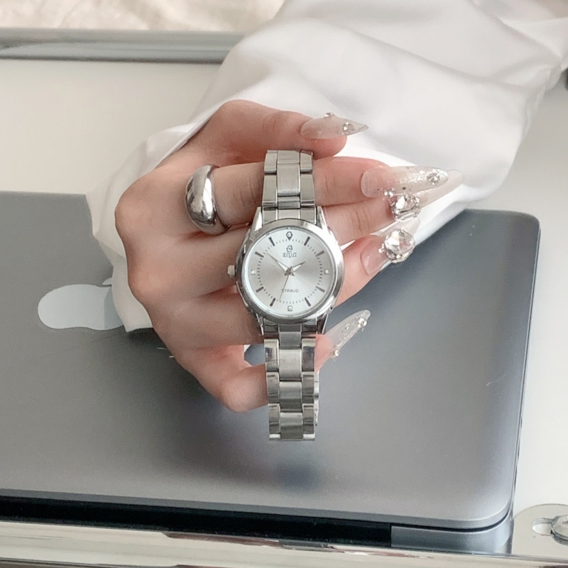 Cool Style Small Dial Versatile Niche Steel Band Watch for Women, Fashionable Light Luxury Small Silver Watch, Simple and Elegant Quartz Wristwatch Cool Style Small Dial Versatile Niche Steel Band Watch for Women, Fashionable Light Luxury Small Silver Watch, Simple and Elegant Quartz Wristwatch