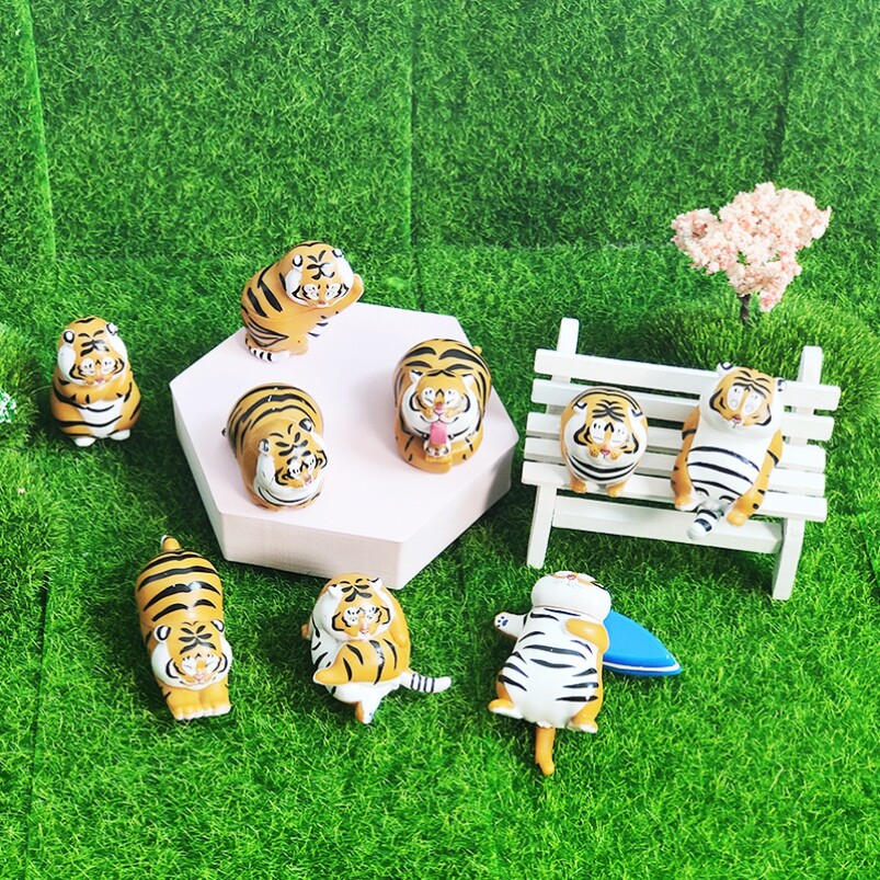 The ever-changing fat tiger is not two uncle car ornaments tide play blind box overlord tiger model doll gift expression bag