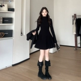 Черное трикотажное демисезонное платье, приталенный корсет, французский стиль, городской стиль