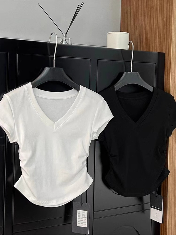 Trendy Asymmetrical White V-Neck Short-Sleeve T-Shirt for Women, Summer Design, Slim Fit, Waist-Cinching, Curved Short Top