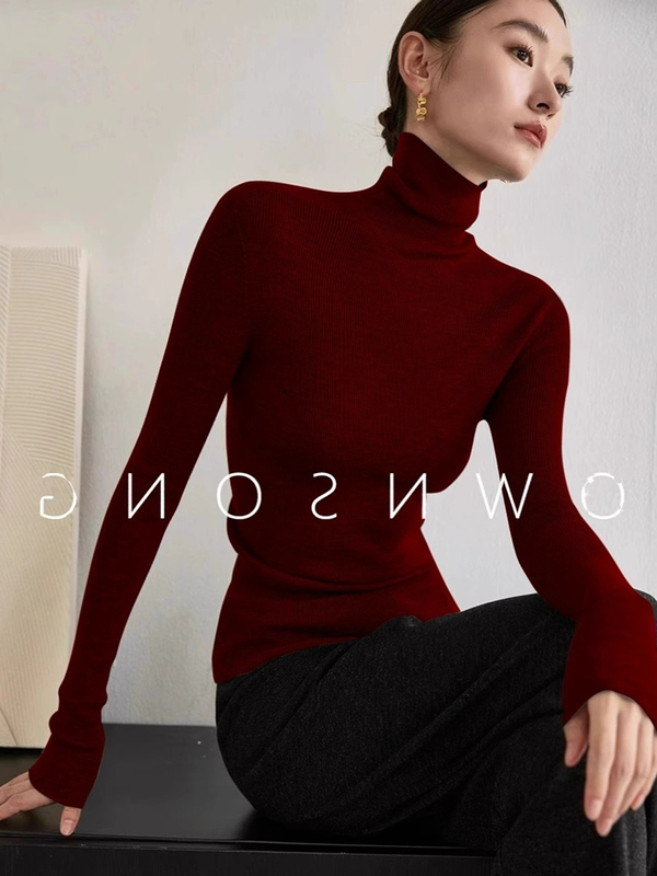 New Year's Red Atmosphere High-Neck Knitted Base Shirt for Women, Autumn and Winter High-End Soft and Cozy Inner Sweater, Elegant Top