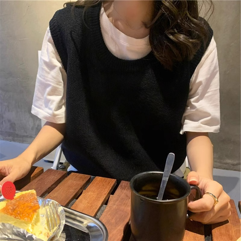 Korean Style Black Round Neck Knitted Vest for Women, Autumn and Winter College Style Sleeveless Sweater Vest, Soft and Cozy Inner Layer Top