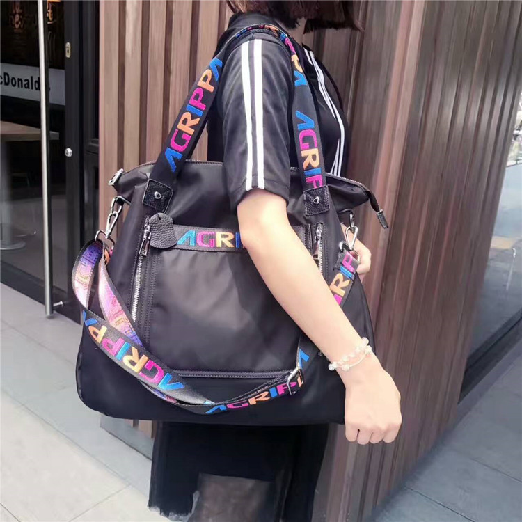 2022 New Casual Single Shoulder Bag Woman 100 lap canvas European and American large bag Oxford Bunyron Large capacity single shoulder inclined satchel