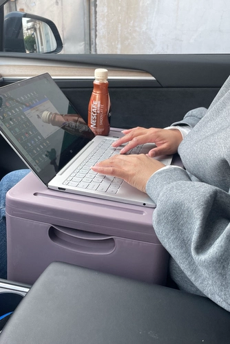 Анти -Спринклер Маленькие столы Портативный автомобиль Внутренний складной обеденный стол хорош для хранения переднего ряда переднего ряда Co -Pilot и задней еды