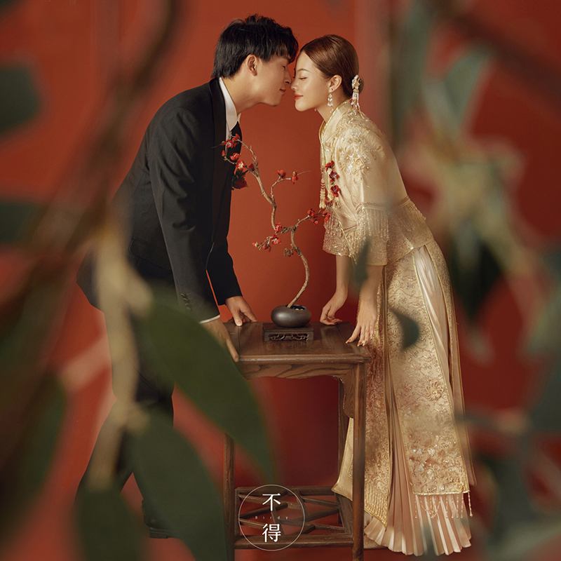 Golden Xiuhe clothing bride 2021 new Chinese style out of the court clothing wedding clothing toast clothing small dragon and phoenix hanging show and summer