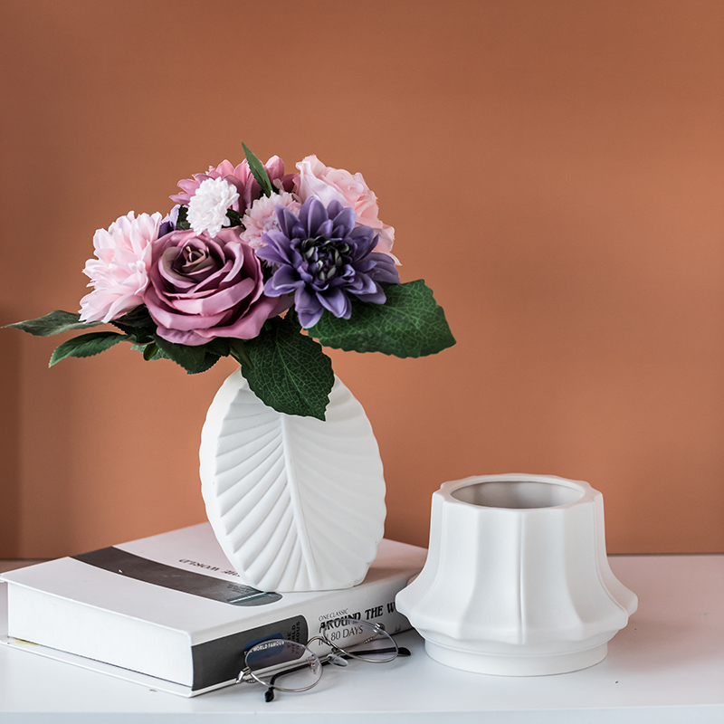 Nordic modern minimalist creative living room flower arrangement drying floral floral white pigment burnt ceramic vase home Ornament Swing