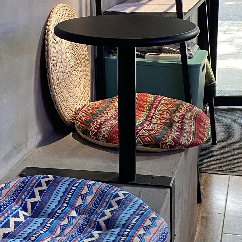 Nordic ins milk tea shop card seat against the wall small round table creative solid wood hi tea cafe wall mounted round white table