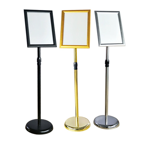 Реклама стоящая карта с нормировальной сталью и вывески вывески