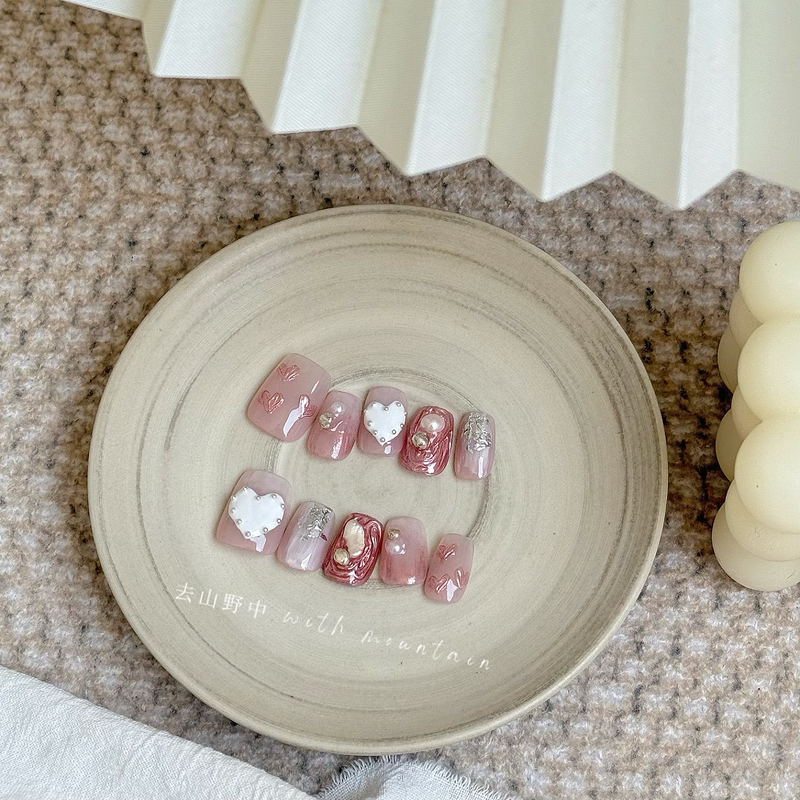 Nail Handmade Nail Tips from the Mountains, Popular on Xiaohongshu, Niche ins Crimson Sweet Dream Embossed Pearl Design Press-On Nails