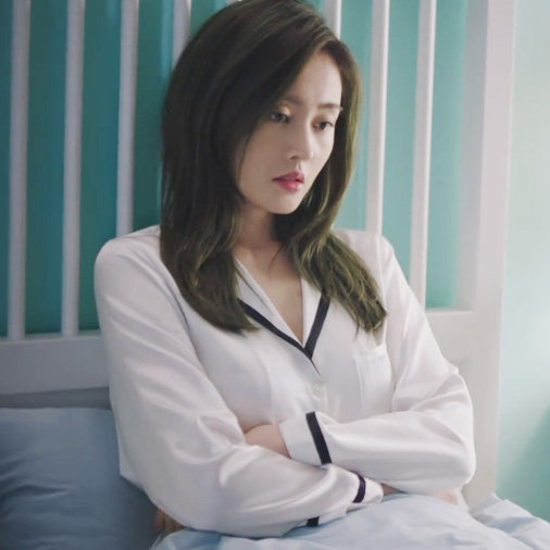 Sandro Vicari stars the same sleep-clad woman 2021 Spring Summer's new ice-silk thin family dress real silk