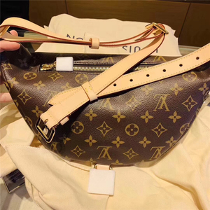 代购 LV/路易威登女包 BUMBAG 腰包老花胸包拉链单肩斜挎包M43644