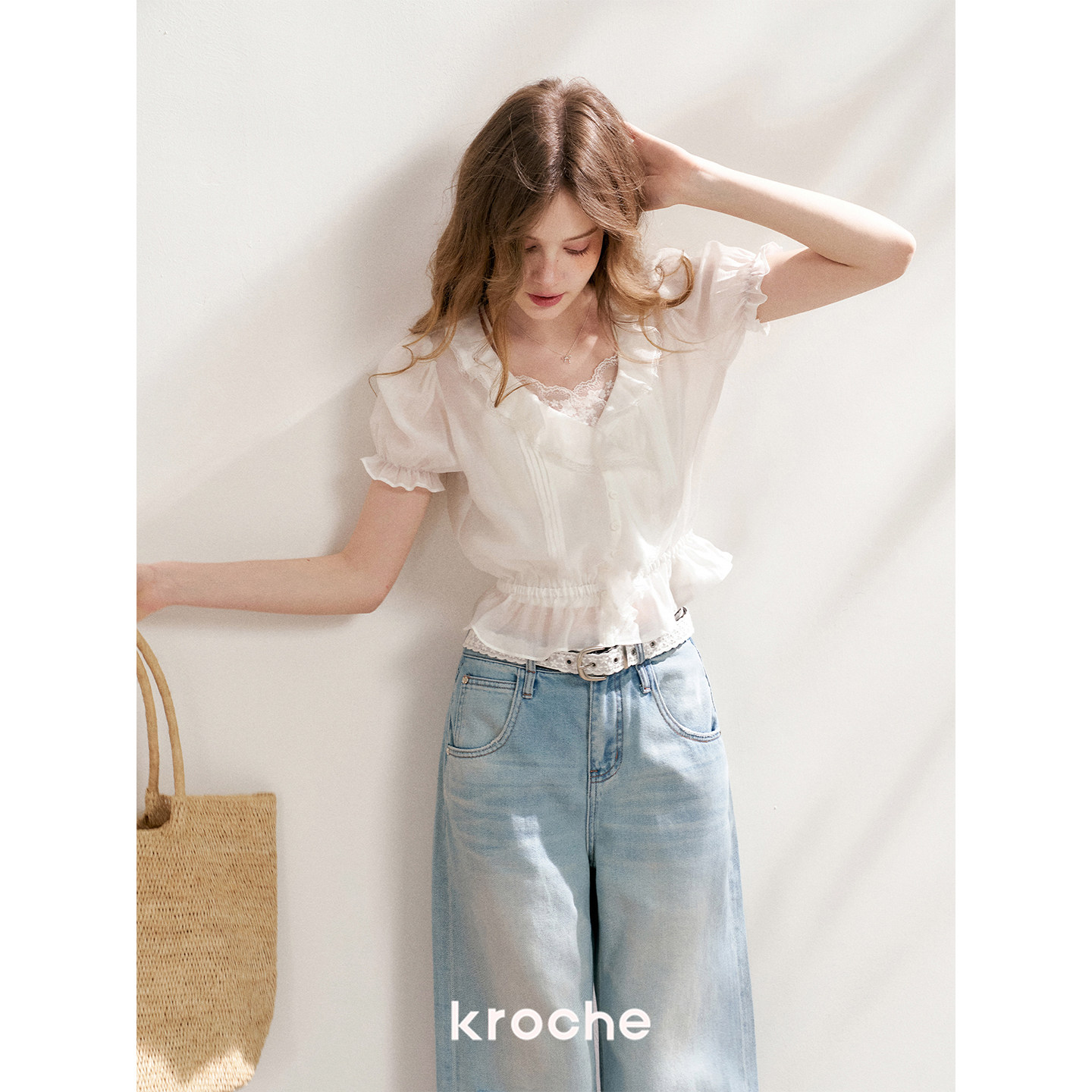 KROCHE レース フリル パフスリーブ Vネック シャツ・ブラウス KBS4006