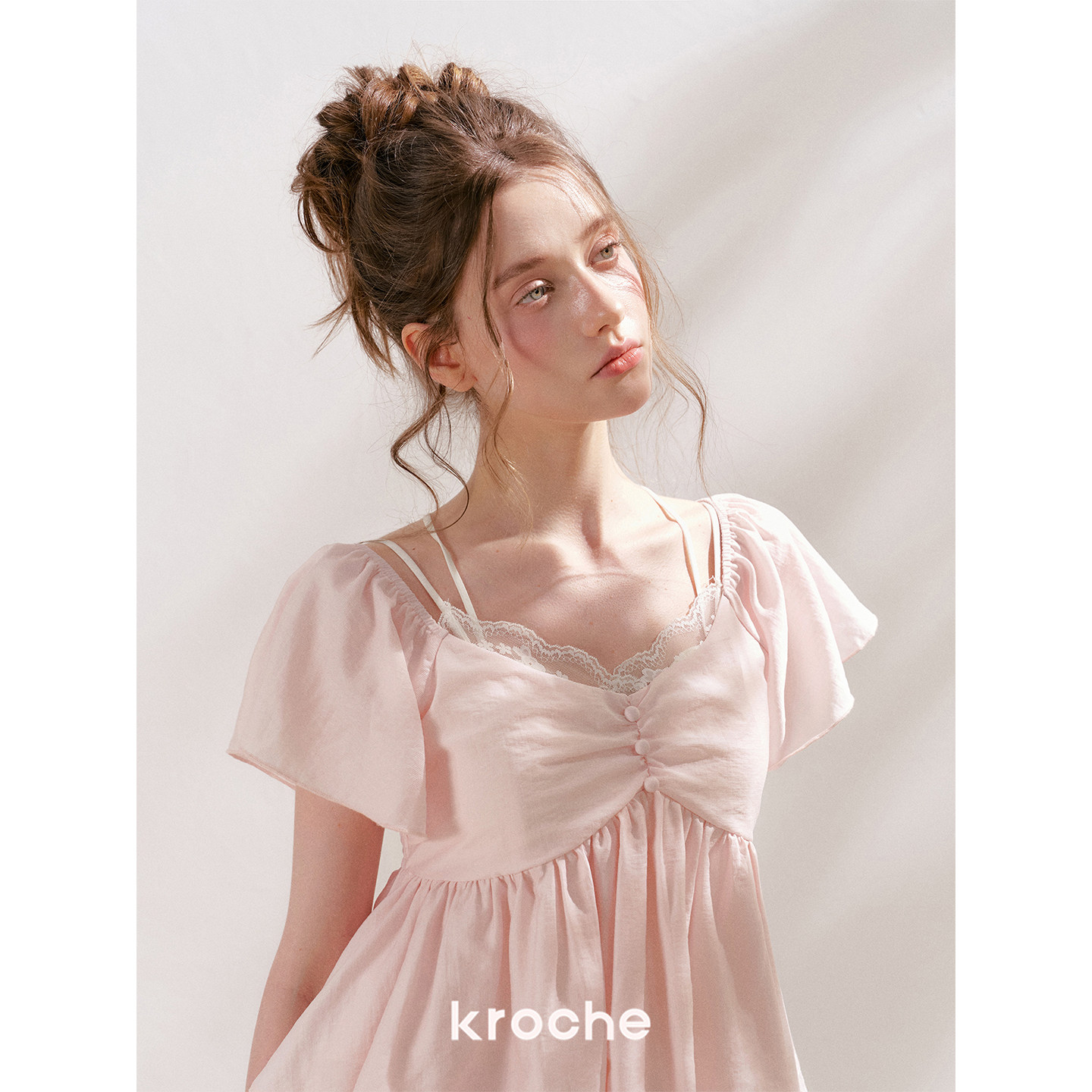 KROCHE レース Vネック Tシャツ
