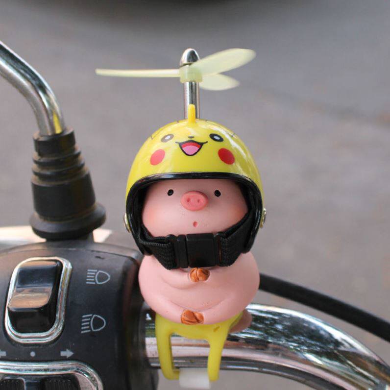 Swing on the computer Pendulum-Carrying Fumbling Sound Bullet Train Locomotive Bike Helmet Decoration Gift Car Balance Car