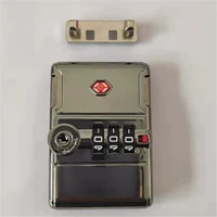 Клык с замком пистолет серой модель