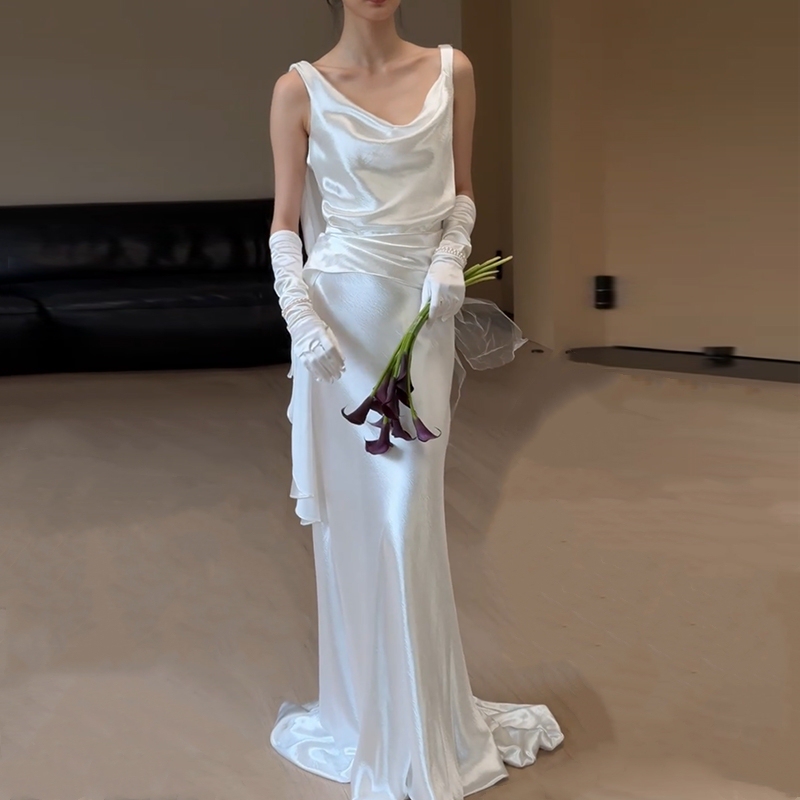 French Satin Light Wedding Dress, Simple and Niche, with a High-End Feel, White Backless Engagement Fishtail Dress French Satin Light Wedding Dress, Simple and Niche, with a High-End Feel, White Backless Engagement Fishtail Dress