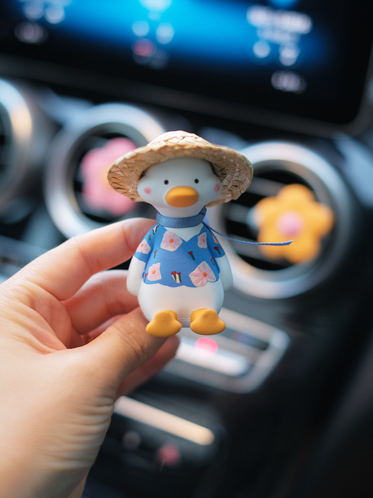 Audi BMW car perfume fragrance air conditioner air outlet light fragrance ornament cute car interior decoration supplies