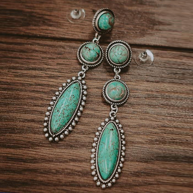 Bohemian - style Earrings for Women with Geometric Circles Combined with Teardrop - shaped Long Pendants Inlaid with Turquoise。