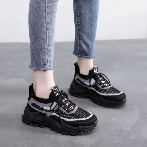 2024 Весна и лето новые спортивные женские туфли сетевая красная дышащая мягкая дна повседневное холст.