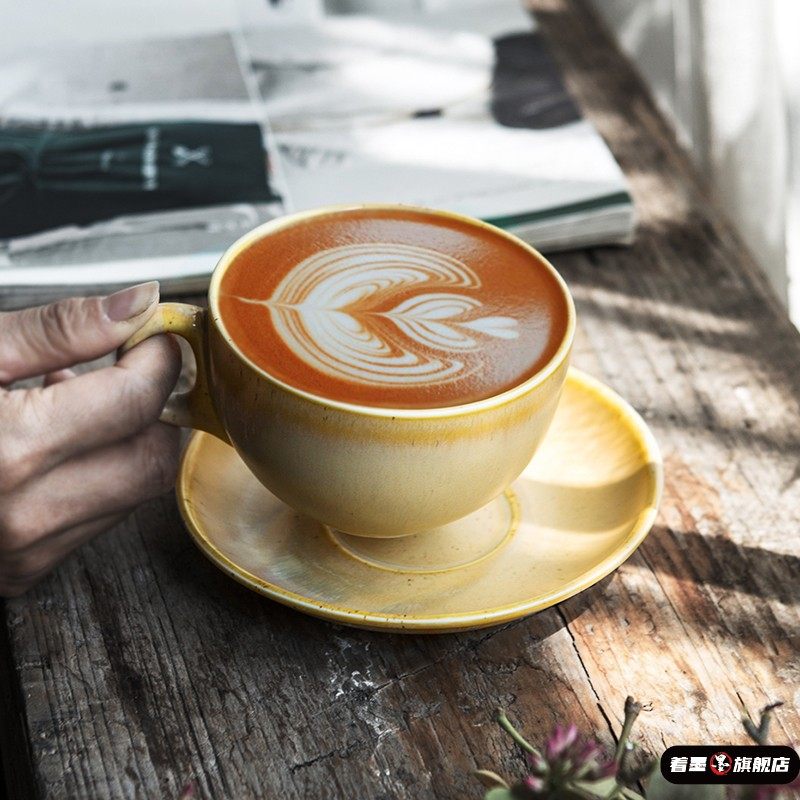 Ceramic Exquisite Coffee Cup, High-End Retro Saucer Set, Creative Latte Art Cup, 320ml Coffee Cup