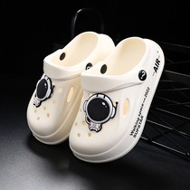 Japanese children hole shoes soft sole boy sandals boy in summer middle of the big boys anti-skiing beach shoes wear sandals outside