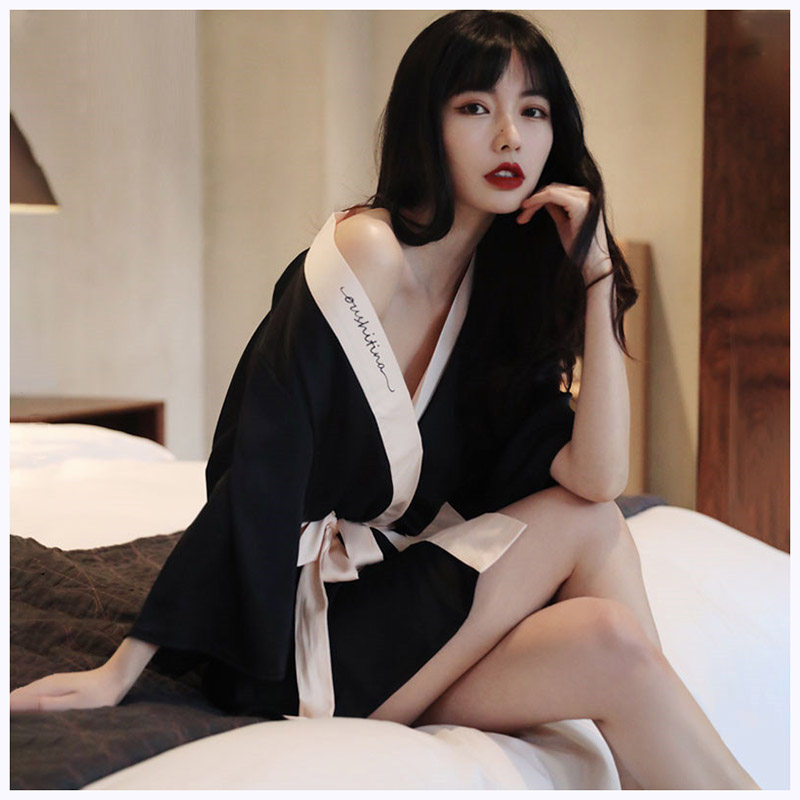 2021 summer new ice silk thin sexy nightdress female V-neck straps fashion Western style ins real silk bathrobe