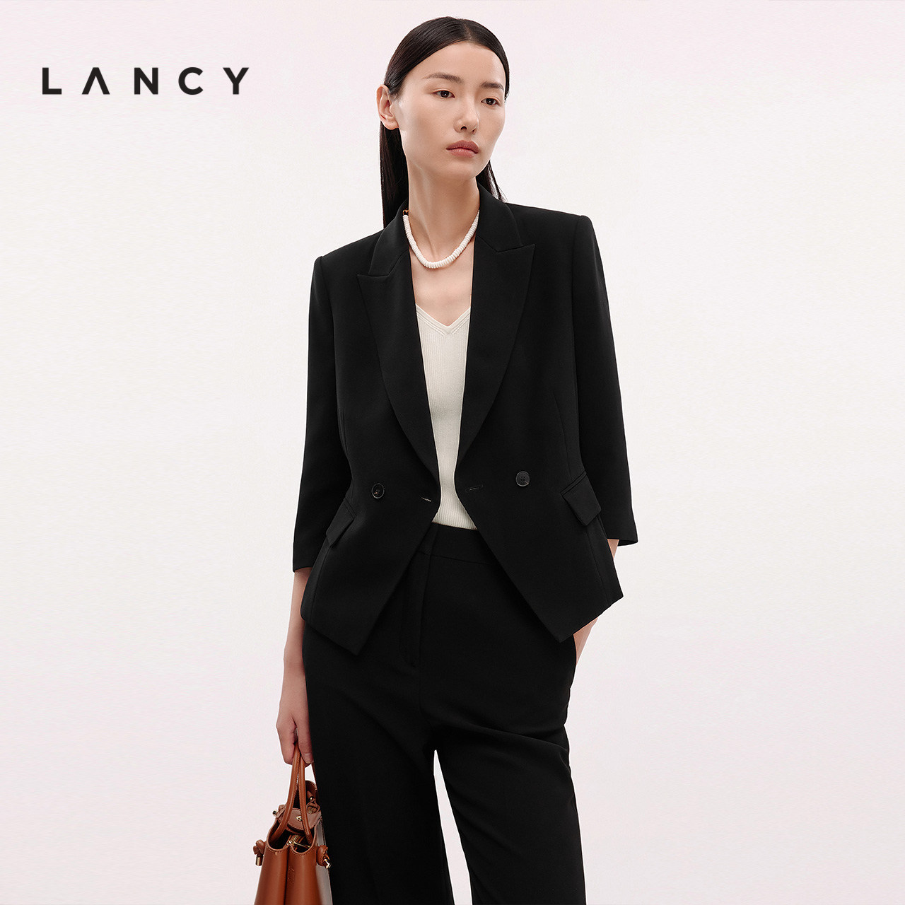 LANCY/Langzi, осень 2025, новый темпераментный пригородный черный короткий пиджак с рукавами три четверти для женщин Изображение 1