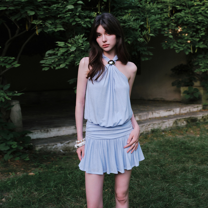 【Kong Xuer/Chang Yishang/Ouyang Di Di】Marcmoore Halter Neck Camisole Waist-Cinching Short Skirt Set